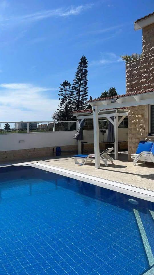 4 Bedroom House 3Mins walk to the Larnaca Seaside Beach: https://www.facebook.com/marketplace/item/1689329275036061 (www.facebook.com)