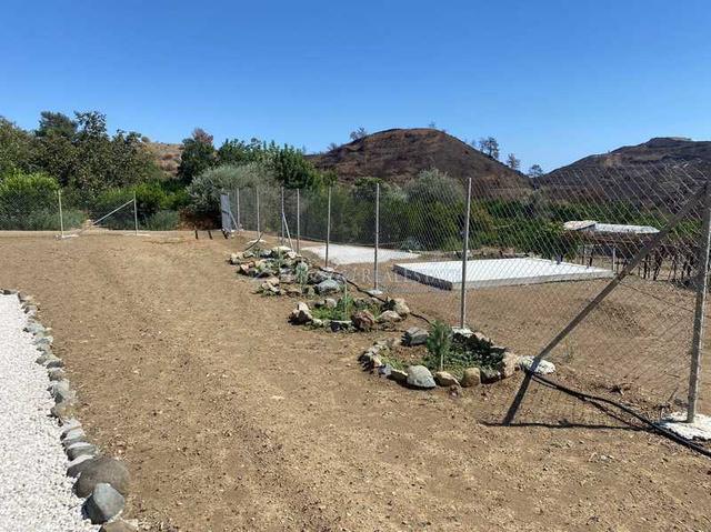 Agricultural land 576 m²: https://www.bazaraki.com/adv/5797553_agricultural-land-576-m2 (www.bazaraki.com)