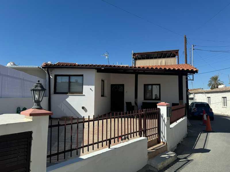 2-bedroom semi-detached to rent: https://www.bazaraki.com/adv/5796478_2-bedroom-semi-detached-to-rent (www.bazaraki.com)