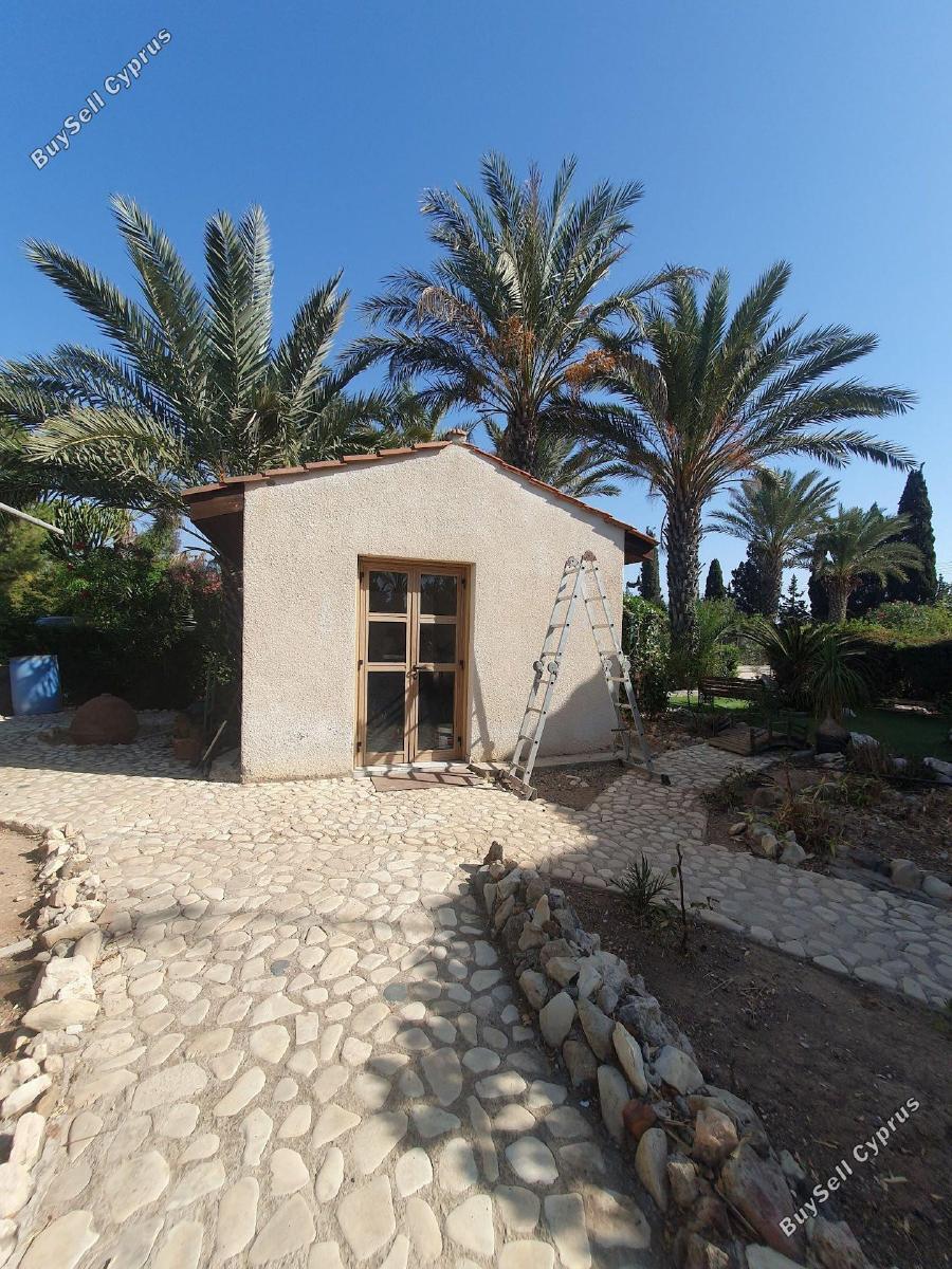 5 Bedroom Detached house for sale in Pervolia, Larnaca: https://www.buysellcyprus.com/property-for-sale/larnaca/pervolia/5-bed-detached-house-for-sale-pervolia-larnaca-1796724.html (www.buysellcyprus.com)
