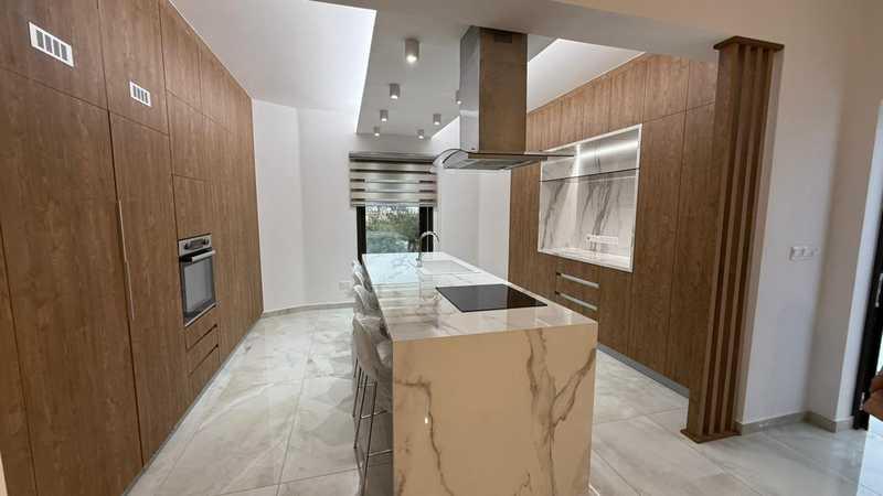  4-bedroom detached house to rent: https://www.bazaraki.com/adv/5797945_4-bedroom-detached-house-to-rent (www.bazaraki.com)