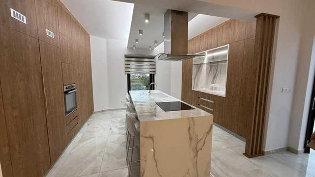  4-bedroom detached house to rent: https://www.bazaraki.com/adv/5797945_4-bedroom-detached-house-to-rent (www.bazaraki.com)