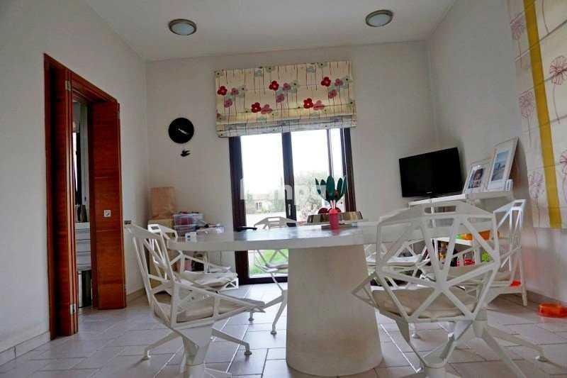 5-bedroom detached house to rent: https://www.bazaraki.com/adv/5797150_5-bedroom-detached-house-to-rent (www.bazaraki.com)