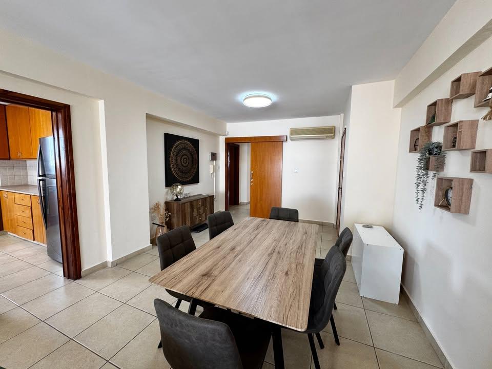 3 beds 2 baths Flat/apartment: https://www.facebook.com/marketplace/item/655215410652429 (www.facebook.com)