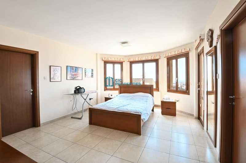 5-bedroom detached house for sale: https://www.bazaraki.com/adv/5788722_5-bedroom-detached-house-for-sale (www.bazaraki.com)