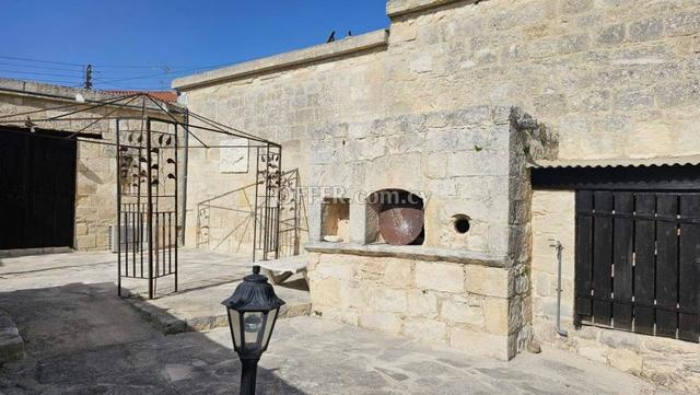 4 Bed Detached House for rent in Lasa, Paphos: https://www.offer.com.cy/en/4-bed-detached-house-for-rent-in-lasa-paphos/21-816903/ (www.offer.com.cy)