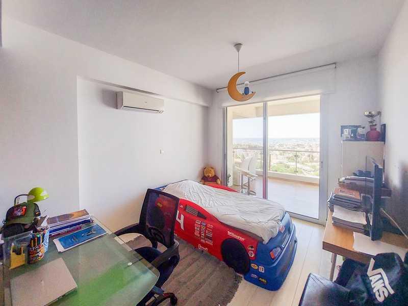 3-bedroom apartment to rent: https://www.bazaraki.com/adv/5794571_3-bedroom-apartment-to-rent (www.bazaraki.com)