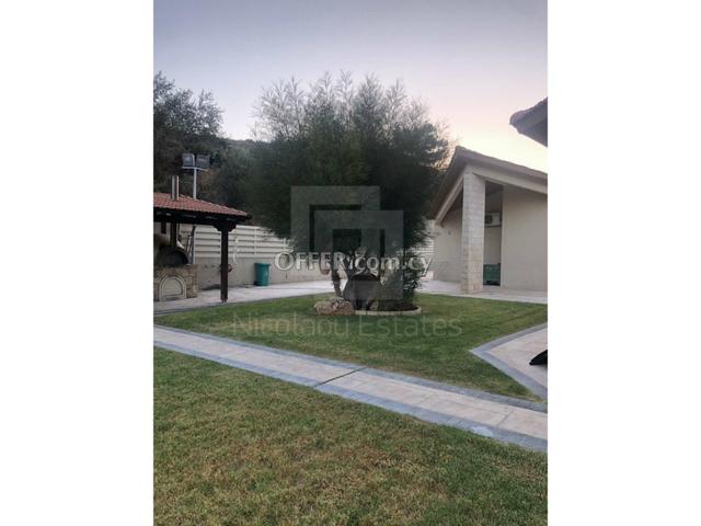 Amazing private five bedroom villa with garden and swimming pool for sale in Apsiou: https://www.offer.com.cy/en/amazing-private-five-bedroom-villa-with-garden-and-swimming-pool-for-sale-in-apsiou/21-718730/ (www.offer.com.cy)