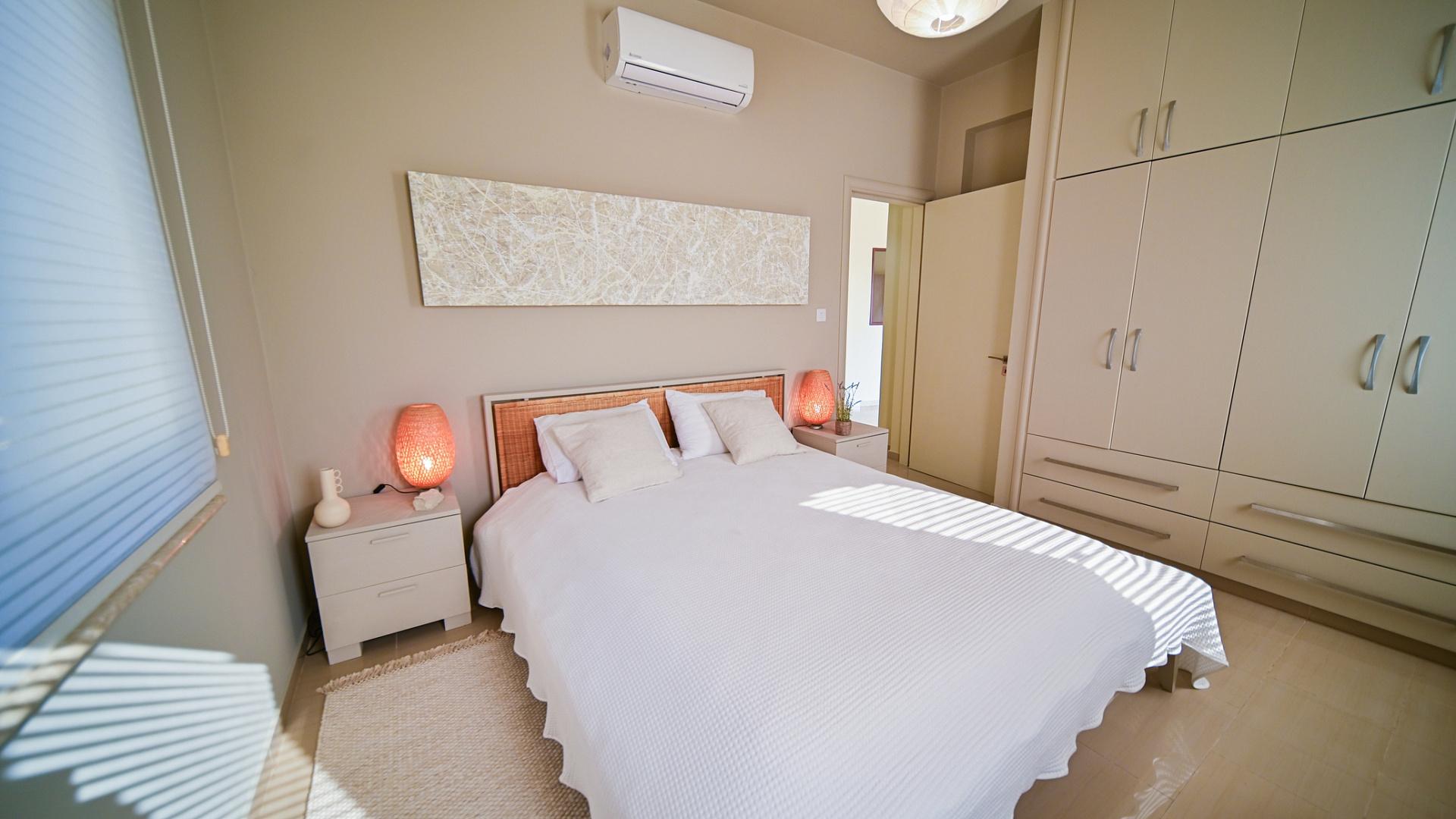 6-bedroom villa in Larnaca № 153177: https://dom.com.cy/en/catalog/sale/153177/ (dom.com.cy)