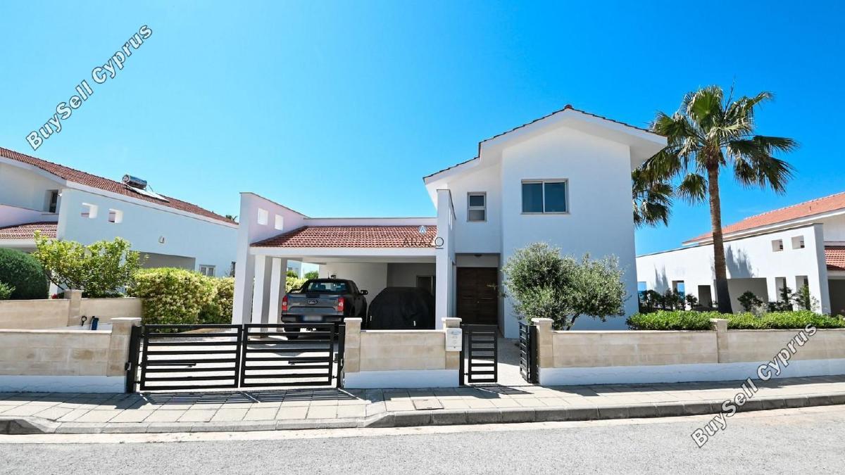4 Bedroom Detached house for sale in Dekeleia, Larnaca: https://www.buysellcyprus.com/property-for-sale/larnaca/dekeleia/4-bed-detached-house-for-sale-dekeleia-larnaca-1795437.html (www.buysellcyprus.com)