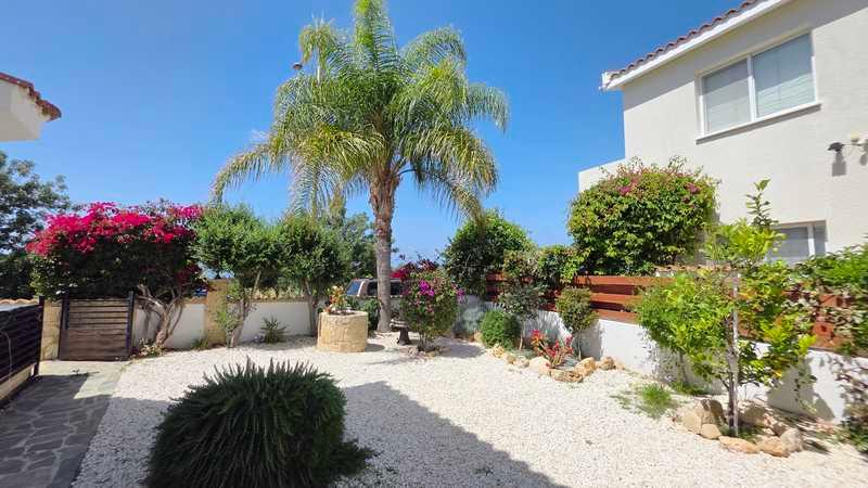 3-bedroom detached house for sale: https://www.bazaraki.com/adv/5797176_3-bedroom-detached-house-for-sale (www.bazaraki.com)