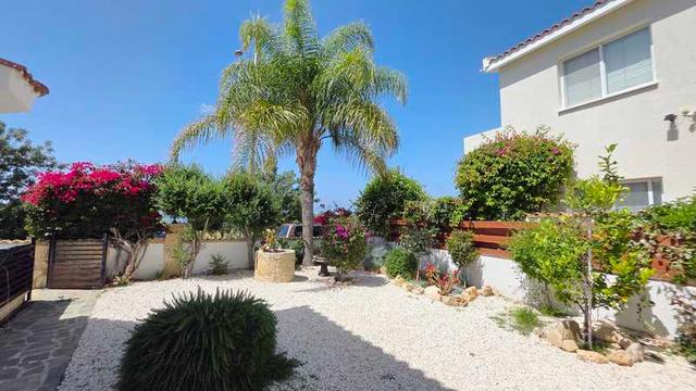 3-bedroom detached house for sale: https://www.bazaraki.com/adv/5797176_3-bedroom-detached-house-for-sale (www.bazaraki.com)