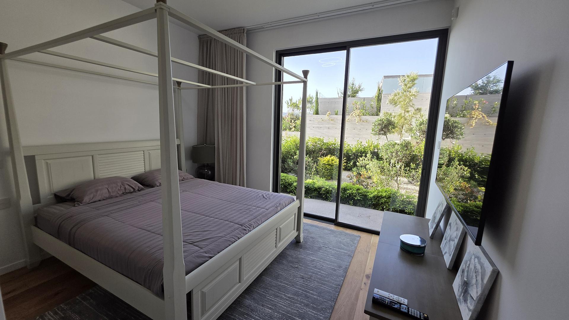 5-bedroom villa in Paphos № 152717: https://dom.com.cy/en/catalog/sale/152717/ (dom.com.cy)