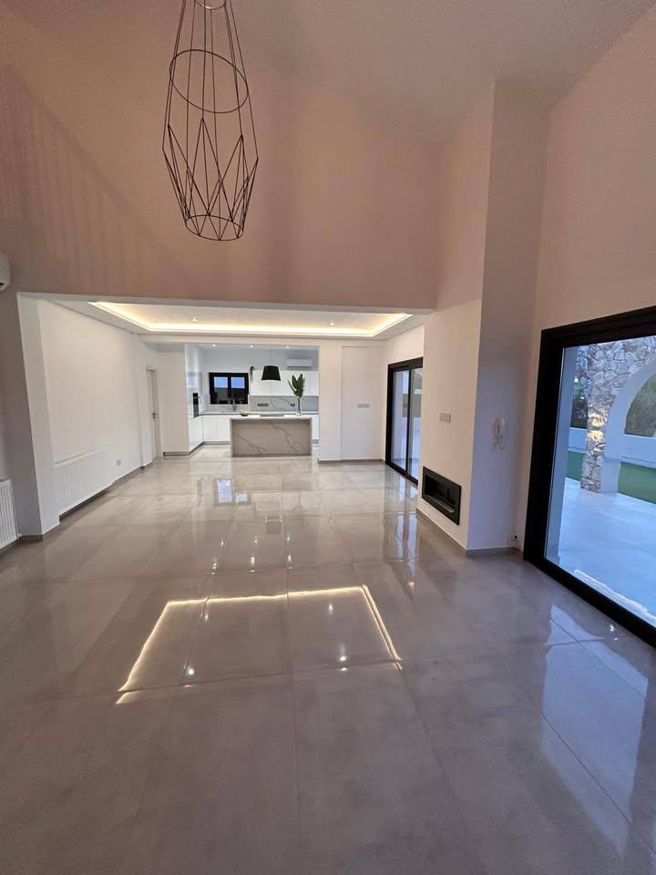 3 bedroom detached house in Episkopi: https://www.facebook.com/marketplace/item/1774697746734035 (www.facebook.com)