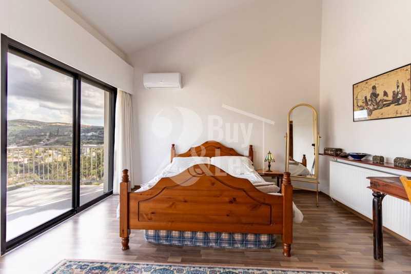7-bedroom villa to rent: https://www.bazaraki.com/adv/5791481_7-bedroom-villa-to-rent (www.bazaraki.com)