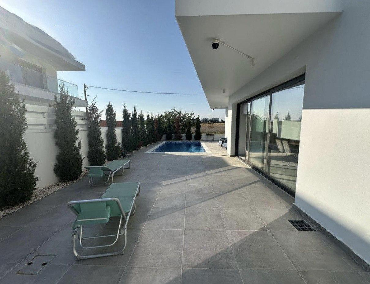 4-bedroom villa in Larnaca №153999: https://dom.com.cy/en/catalog/rent/153999/ (dom.com.cy)