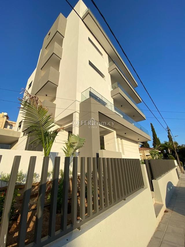 BRAND NEW THREE BEDROOM WHOLE- FLOOR APARTMENT + STUDIO IN PANTHEA: https://www.offer.com.cy/en/brand-new-three-bedroom-whole-floor-apartment-studio-in-panthea/21-816461/ (www.offer.com.cy)
