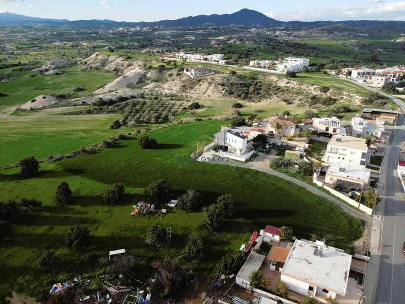 Residential land 6689 m²: https://www.bazaraki.com/adv/5754777_residential-land-6689-m2 (www.bazaraki.com)