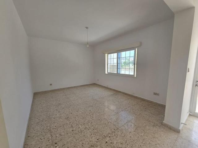 3 Beds 2 Baths House: https://www.facebook.com/marketplace/item/622762424144560 (www.facebook.com)