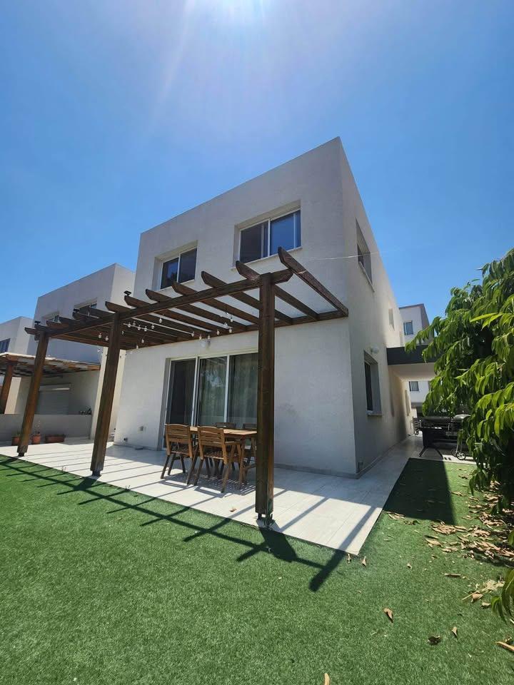 4 bedrooms detached house for rent in Agia Fula: https://www.facebook.com/marketplace/item/1127806435779480 (www.facebook.com)