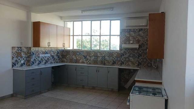 Κατάλληλο για γραφείο στο κέντρο λεμεσού: https://www.bazaraki.com/adv/5791658_katallelo-gia-grapheio-sto-kentro-lemesou (www.bazaraki.com)