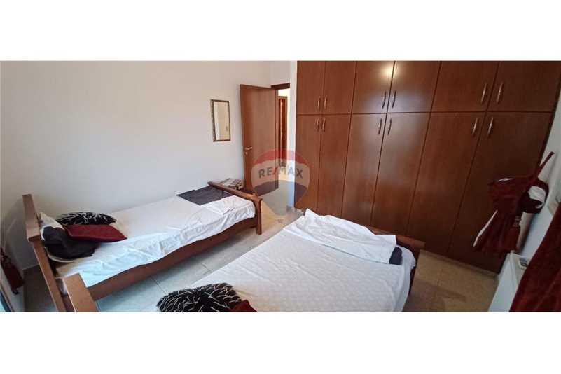3-bedroom villa for sale: https://www.bazaraki.com/adv/5797862_3-bedroom-villa-for-sale (www.bazaraki.com)