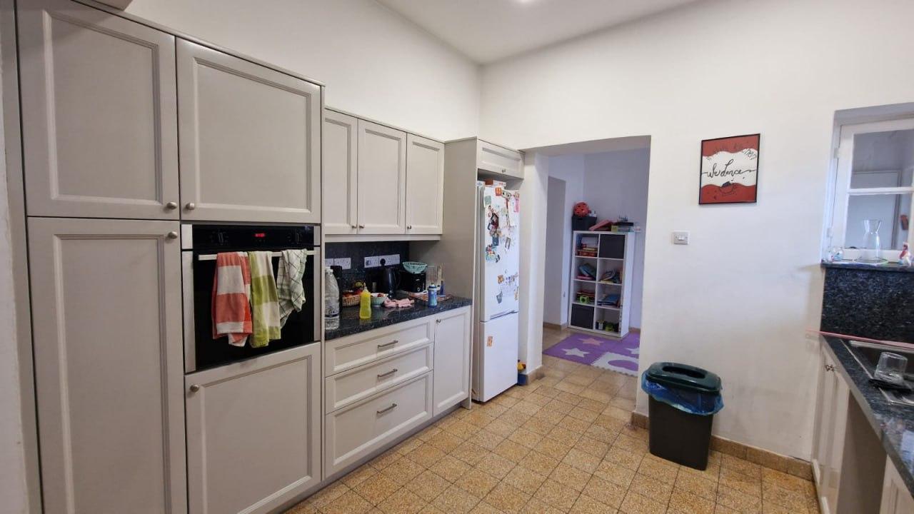 3-bedroom house in Larnaca №153302: https://dom.com.cy/en/catalog/rent/153302/ (dom.com.cy)