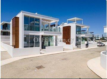 Impressive 4 Bedroom Villa With Swimming Pool And Modern Architecture : https://www.offer.com.cy/en/impressive-4-bedroom-villa-with-swimming-pool-and-modern-architecture/21-620240/ (www.offer.com.cy)