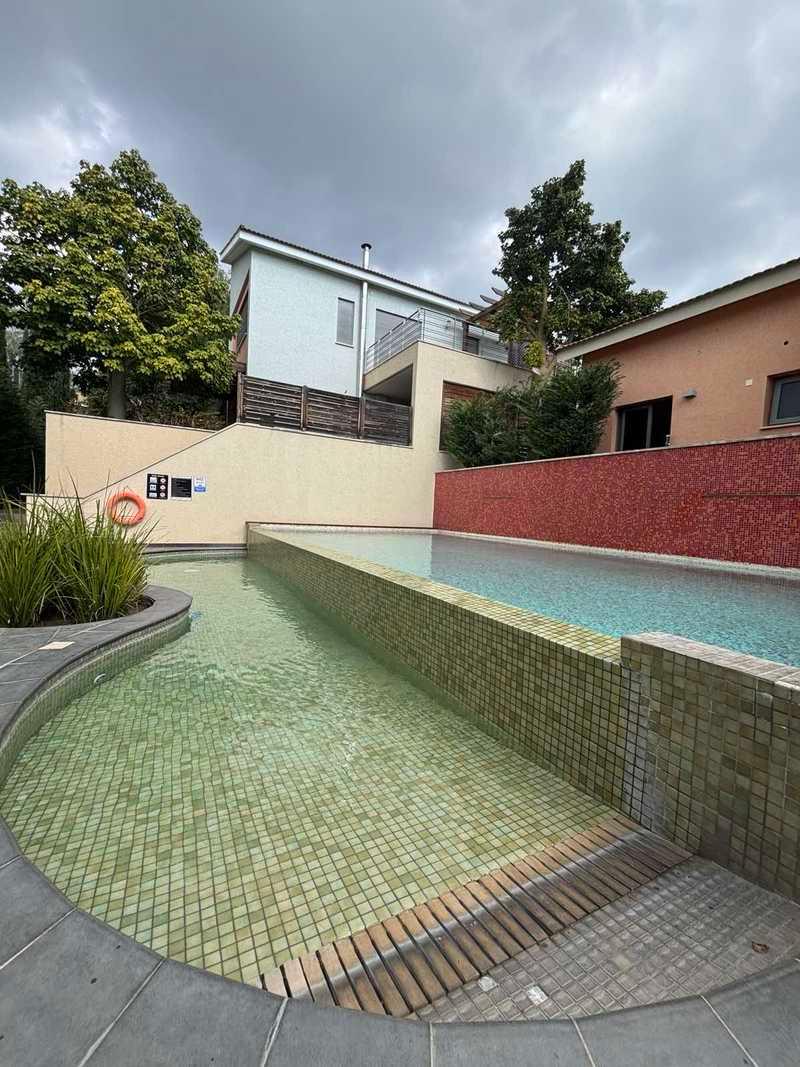 4-bedroom apartment for sale: https://www.bazaraki.com/adv/5791231_4-bedroom-apartment-for-sale (www.bazaraki.com)