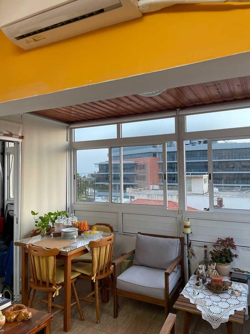 Cozy room in the city center: https://www.bazaraki.com/adv/5793054_cozy-room-for-rent-in-the-city-center (www.bazaraki.com)