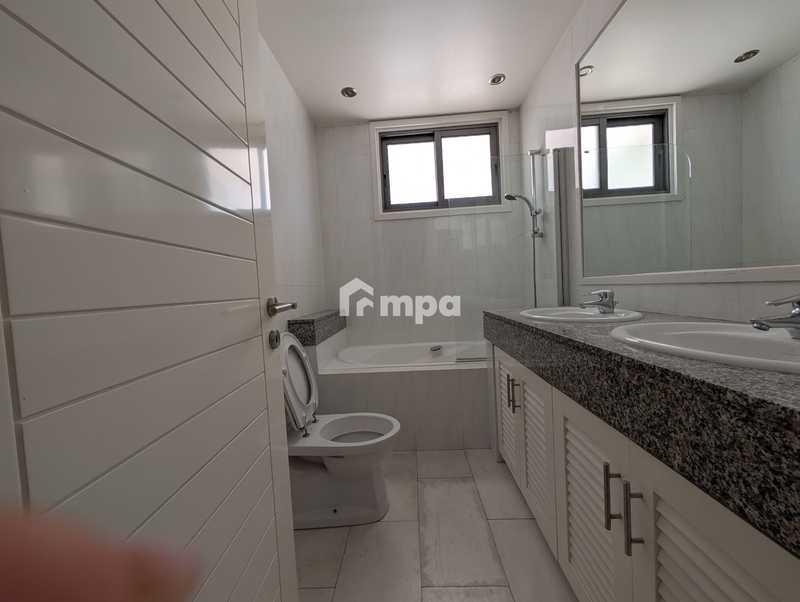 4-bedroom apartment to rent: https://www.bazaraki.com/adv/5787085_4-bedroom-apartment-to-rent (www.bazaraki.com)