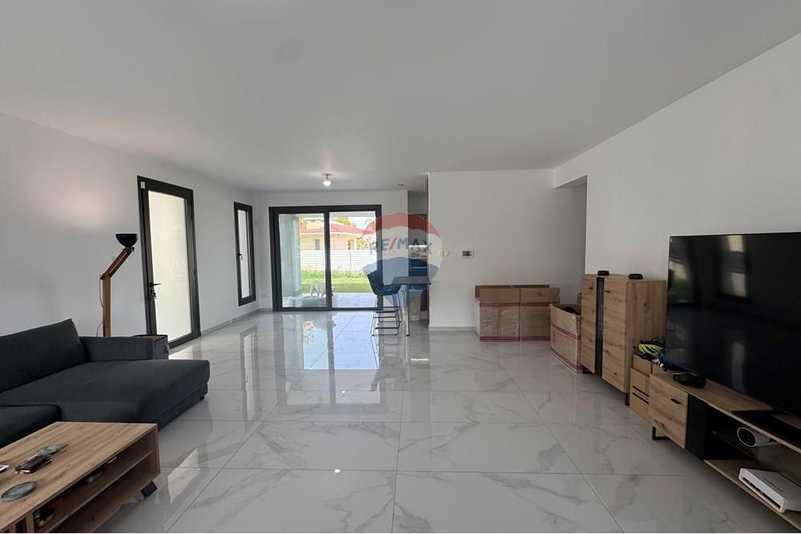 3-bedroom detached house for sale: https://www.bazaraki.com/adv/5789326_3-bedroom-detached-house-for-sale (www.bazaraki.com)