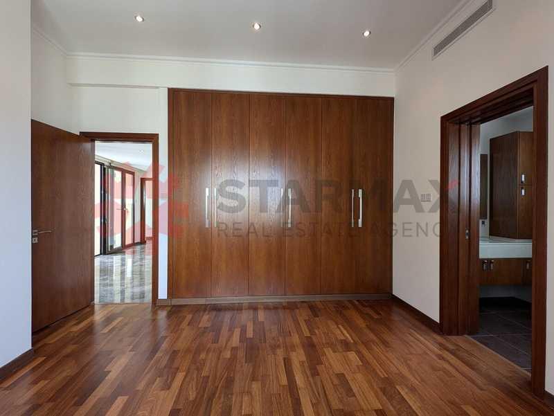 5-bedroom villa for sale: https://www.bazaraki.com/adv/5799652_5-bedroom-villa-for-sale (www.bazaraki.com)