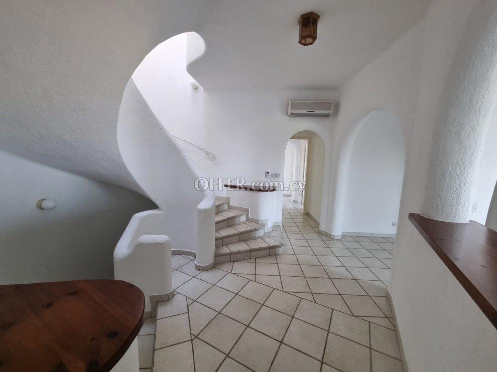 4-bedroom Detached Villa 321 sqm in Tala: https://www.offer.com.cy/en/4-bedroom-detached-villa-321-sqm-in-tala/21-816029/ (www.offer.com.cy)
