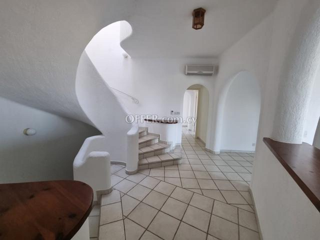 4-bedroom Detached Villa 321 sqm in Tala: https://www.offer.com.cy/en/4-bedroom-detached-villa-321-sqm-in-tala/21-816029/ (www.offer.com.cy)