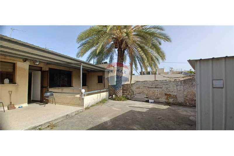 Top location commercial building in ag athanasios: https://www.bazaraki.com/adv/5798077_top-location-commercial-building-in-ag-athanasios (www.bazaraki.com)