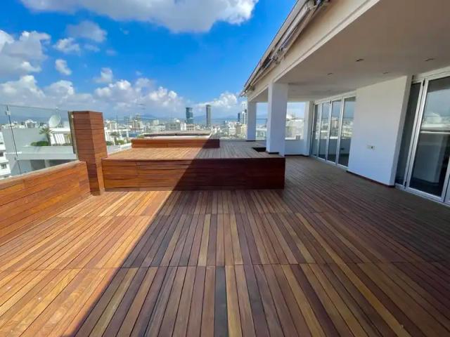 3-bedroom penthouse to rent: https://www.bazaraki.com/adv/5797083_3-bedroom-penthouse-to-rent (www.bazaraki.com)