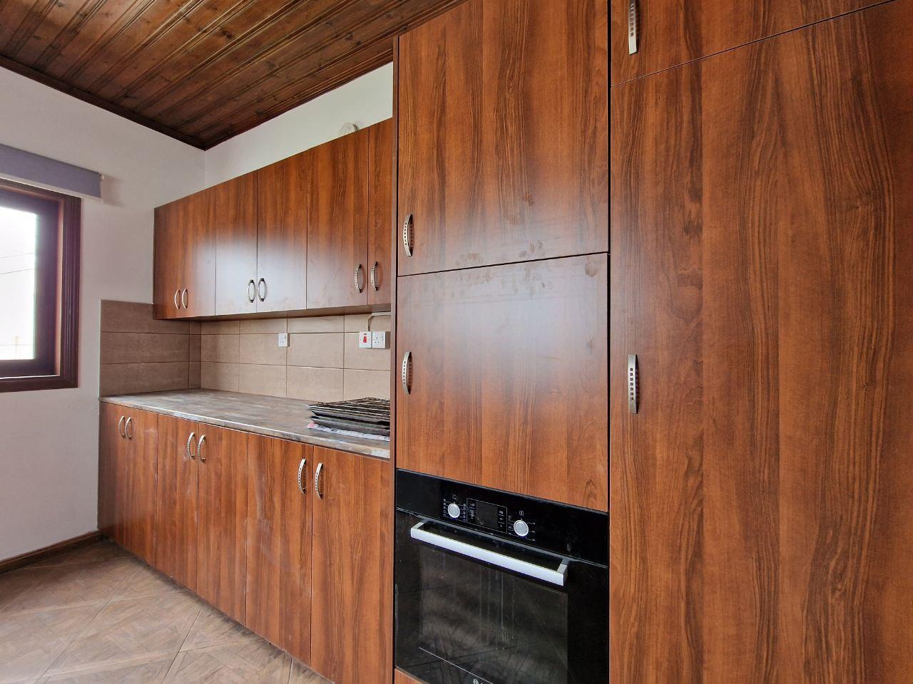 6-bedroom house in Nicosia № 150182: https://dom.com.cy/en/catalog/sale/150182/ (dom.com.cy)