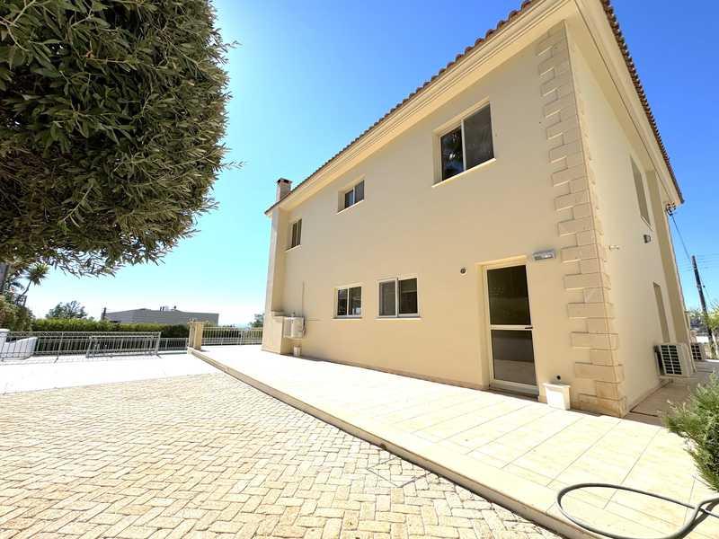 5-bedroom villa to rent: https://www.bazaraki.com/adv/5787703_5-bedroom-villa-to-rent (www.bazaraki.com)