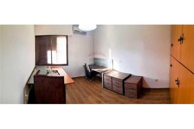 A whole floor office of 280sqm in the city center: https://www.bazaraki.com/adv/5798075_a-whole-floor-office-of-280sqm-in-the-city-center (www.bazaraki.com)