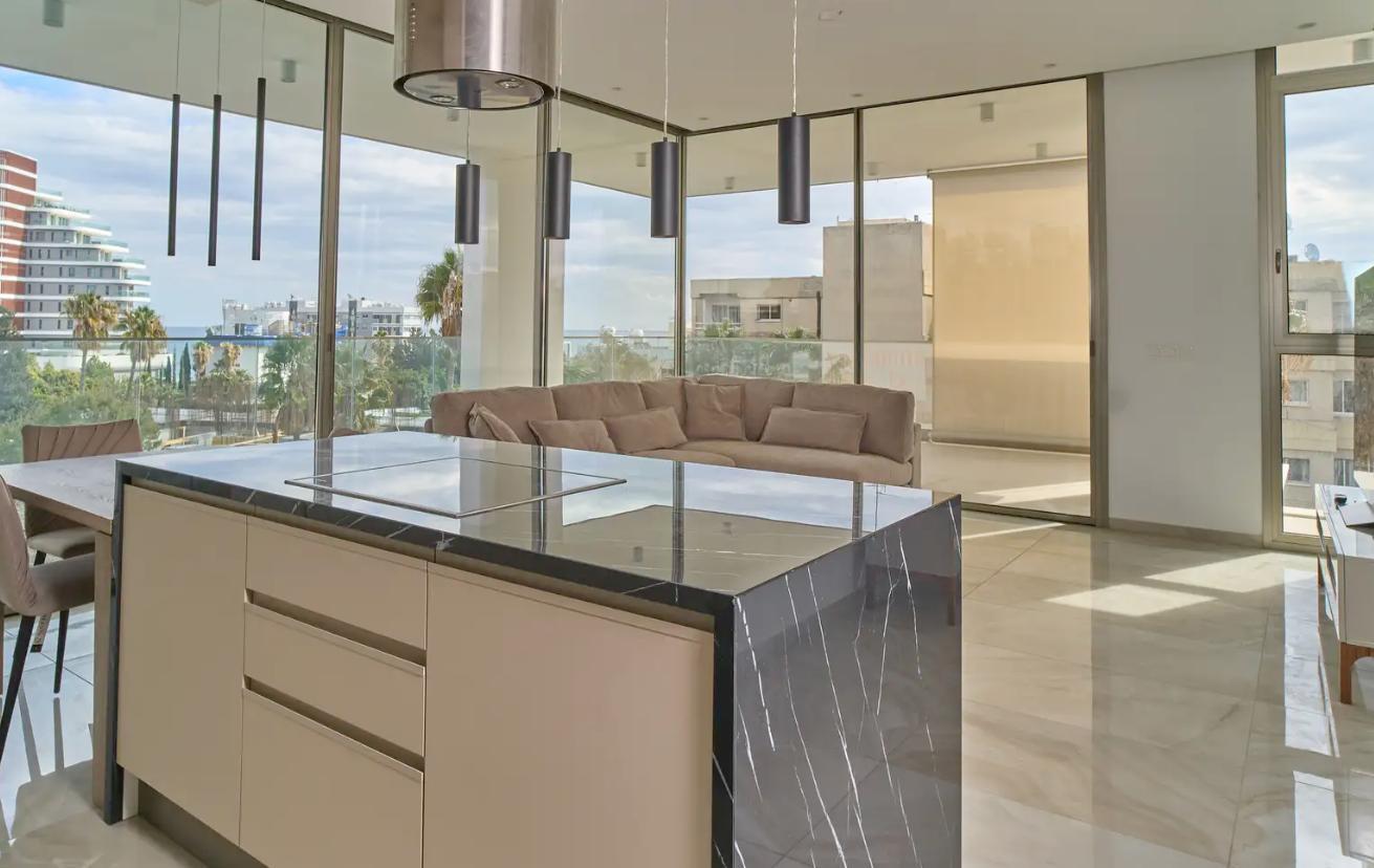 2-bedroom apartment in Limassol №152875: https://dom.com.cy/en/catalog/rent/152875/ (dom.com.cy)