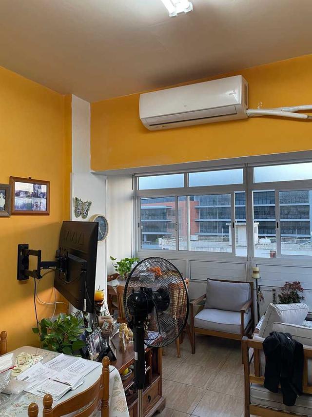 Cozy room in the city center: https://www.bazaraki.com/adv/5793054_cozy-room-for-rent-in-the-city-center (www.bazaraki.com)