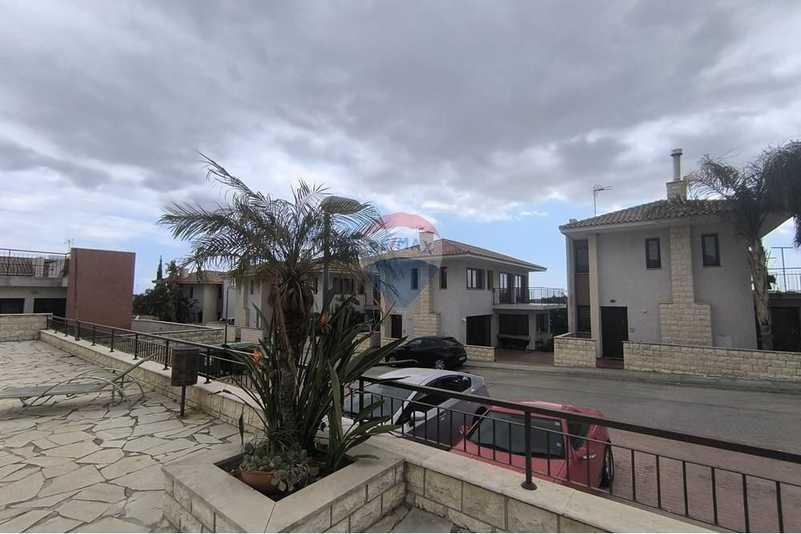 4-bedroom detached house for sale: https://www.bazaraki.com/adv/5793156_4-bedroom-detached-house-for-sale (www.bazaraki.com)