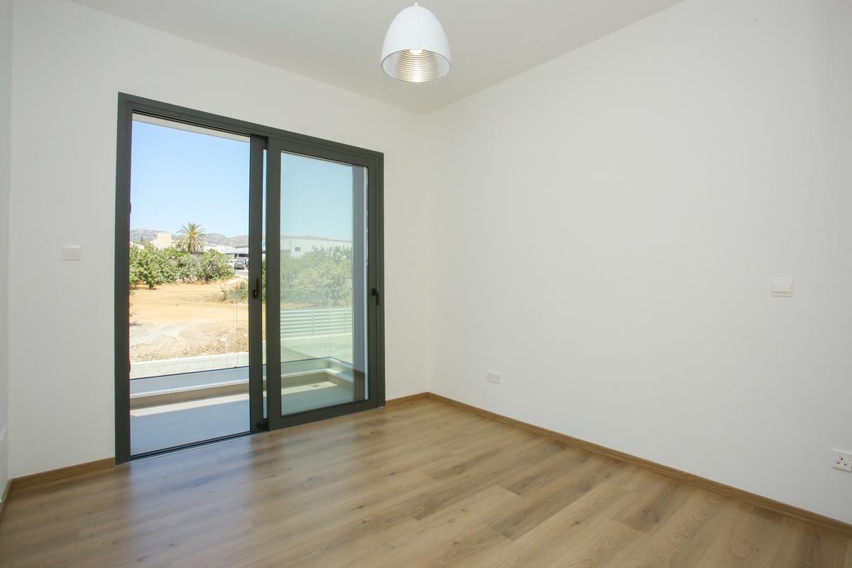 New 3-bedroom house in Paphos № 153079: https://dom.com.cy/en/catalog/sale/153079/ (dom.com.cy)