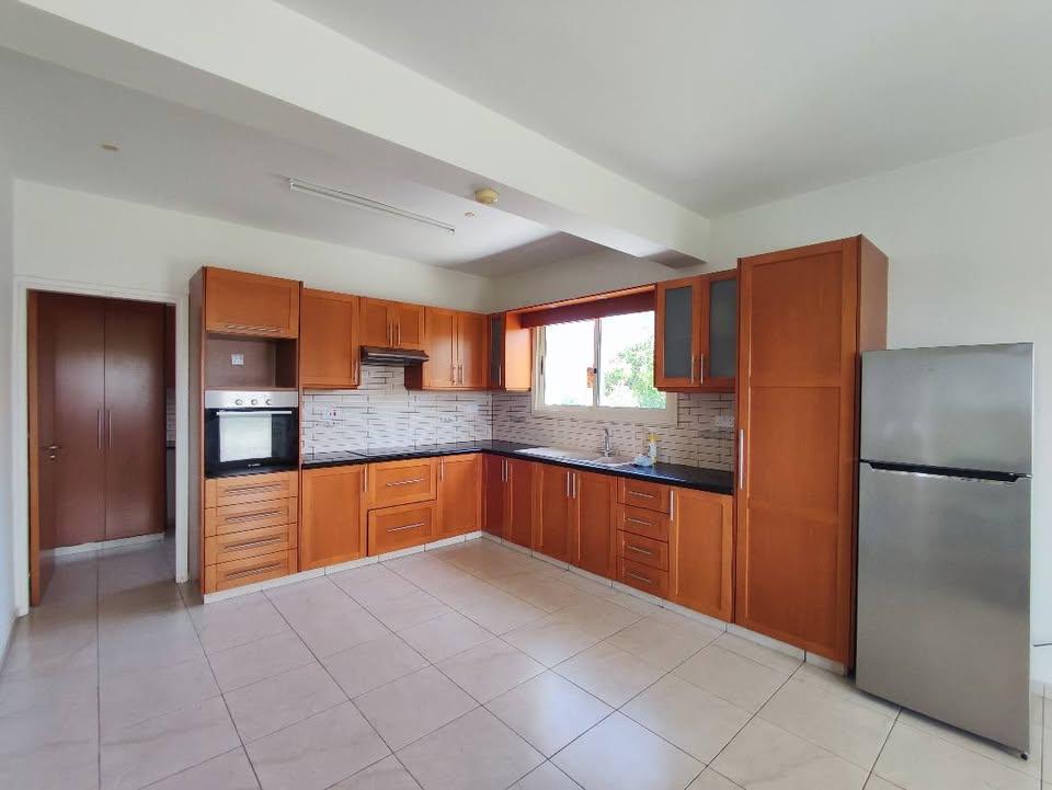 Villa Cristella - 5 Bedroom - Sea Caves Area 
For more info please call: 99907917: https://www.facebook.com/marketplace/item/1241076364020873 (www.facebook.com)