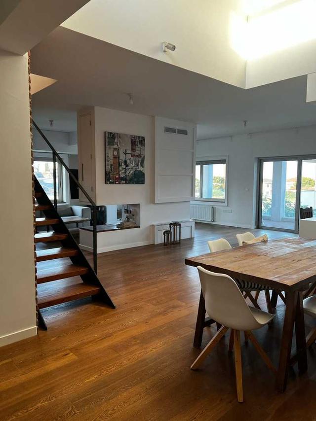 3-bedroom penthouse to rent: https://www.bazaraki.com/adv/5787125_3-bedroom-penthouse-to-rent (www.bazaraki.com)
