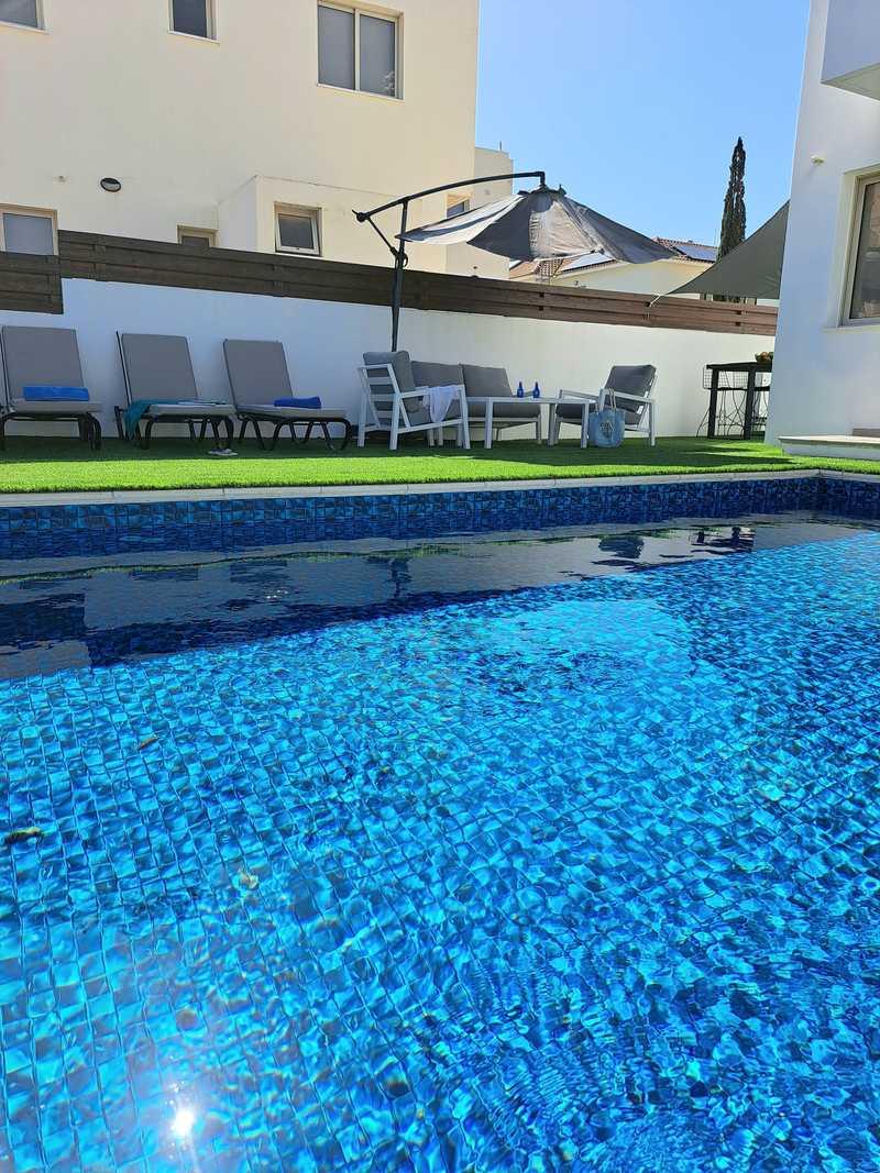 Luxury 3 bedroom villa with a pool: https://www.bazaraki.com/adv/5795916_luxury-3-bedroom-villa-with-a-pool (www.bazaraki.com)
