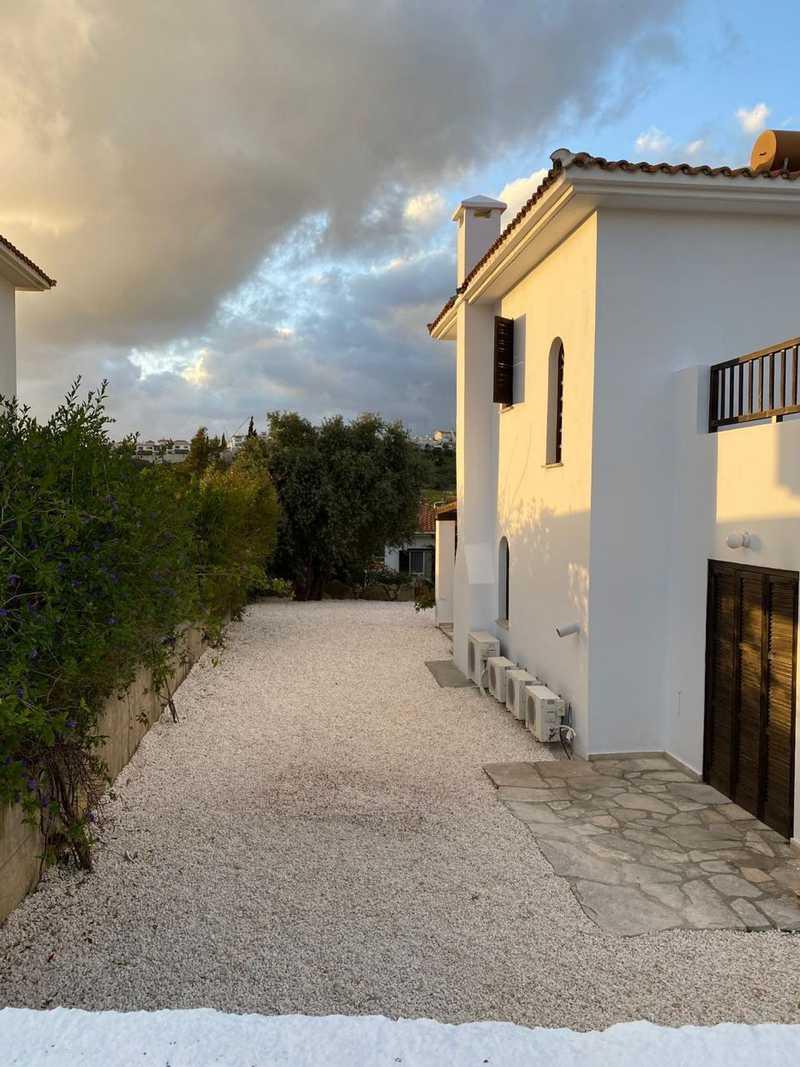 3-bedroom detached house to rent: https://www.bazaraki.com/adv/5791440_3-bedroom-detached-house-to-rent (www.bazaraki.com)