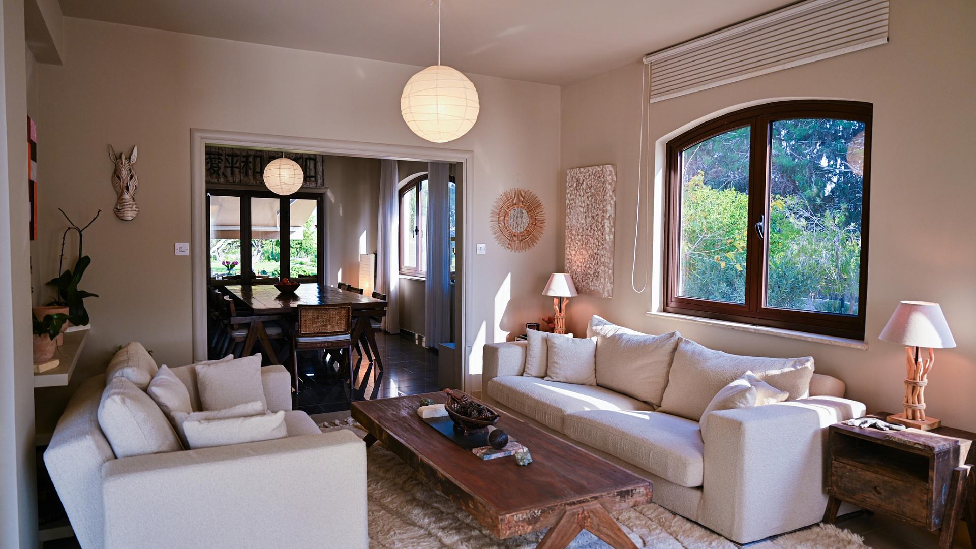 6-bedroom villa in Larnaca № 153177: https://dom.com.cy/en/catalog/sale/153177/ (dom.com.cy)