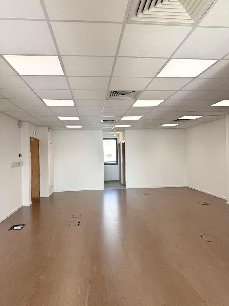 A whole floor office on athalassas avenue: https://www.bazaraki.com/adv/5797889_a-whole-floor-office-on-athalassas-avenue (www.bazaraki.com)
